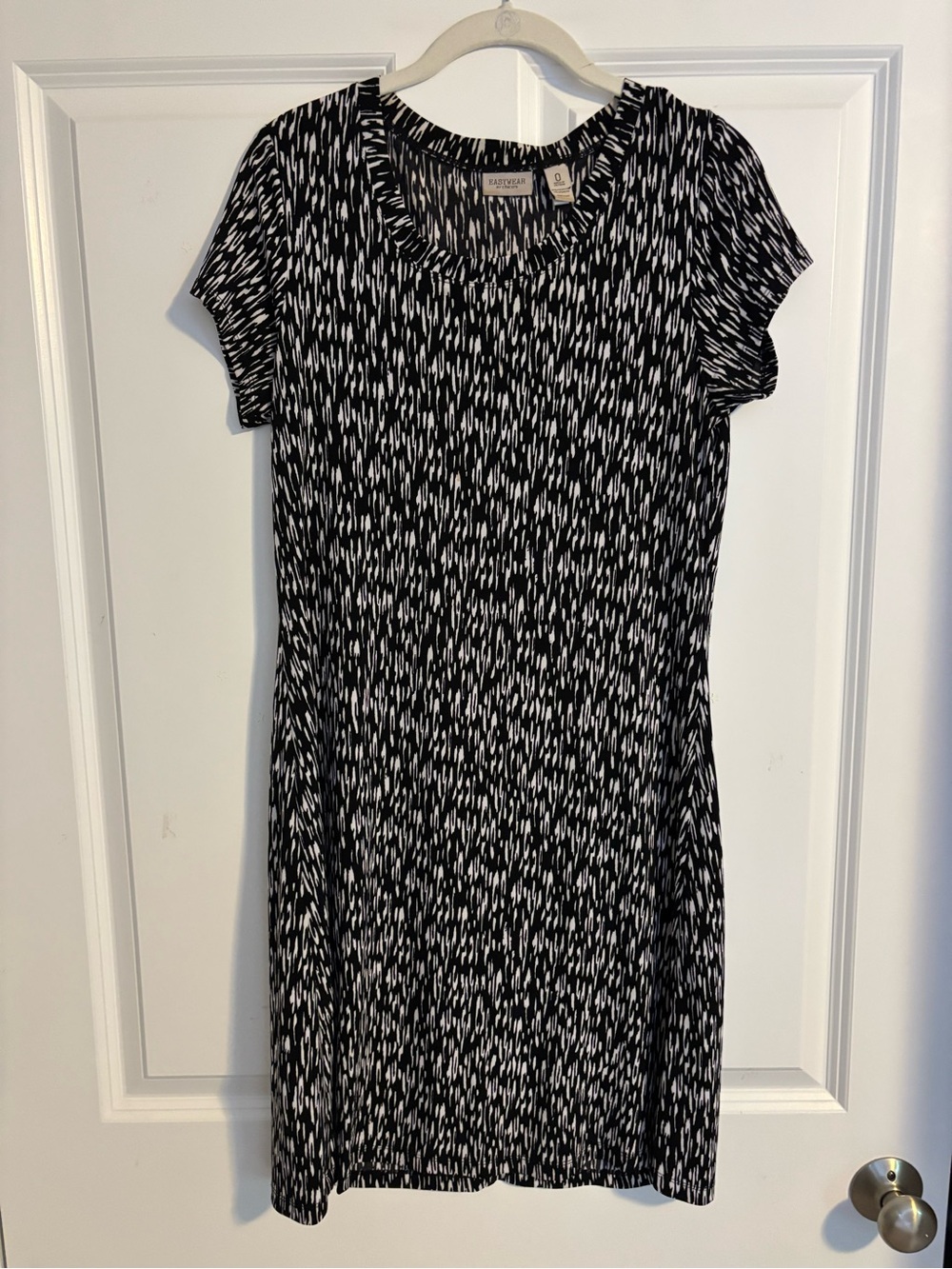Chico’s Easywear Size 0.0 White & Black Patterned Short Sleeve Women’s Dress